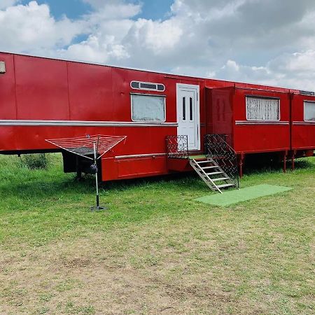 Vintage, Circus Holiday Home Мейблторп Экстерьер фото